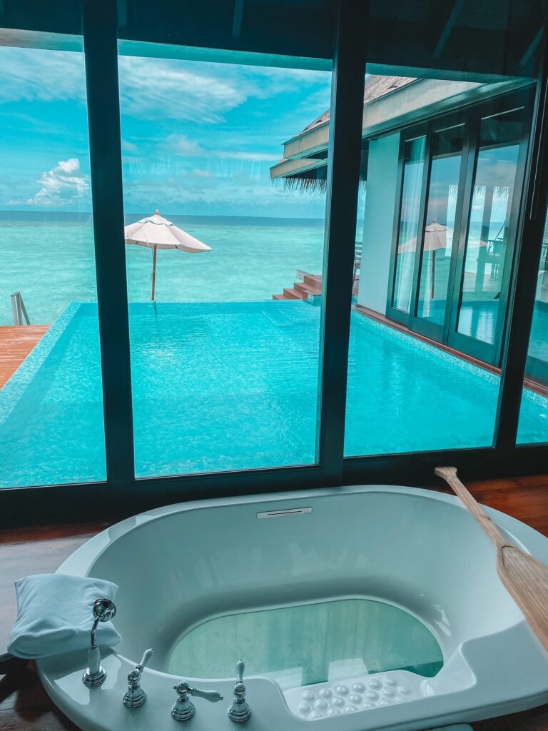 Water villa Anantara Kihavah - Maldives hotel review