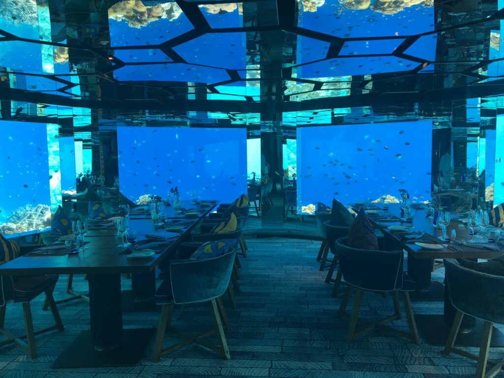Underwater restaurants Maldives Ananatara Kihavah